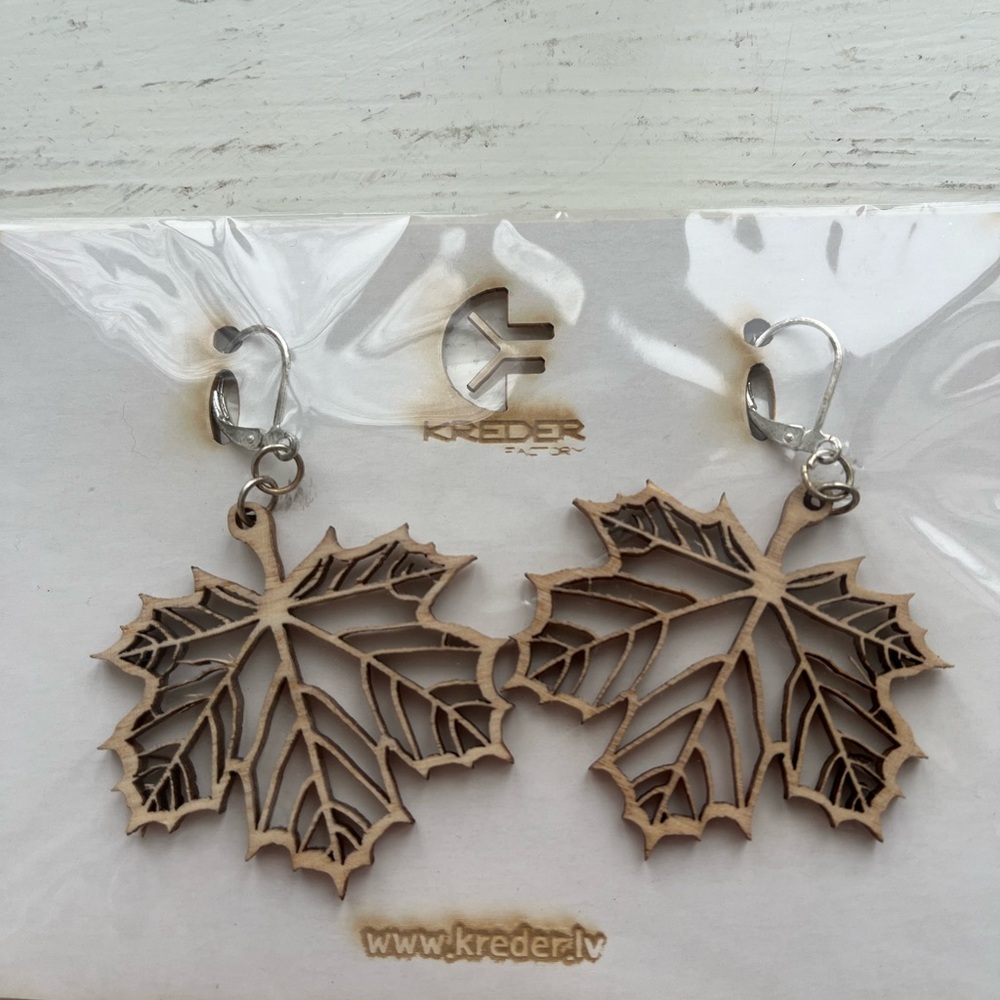 🍁 Free with any purchase - Leaf Earrings